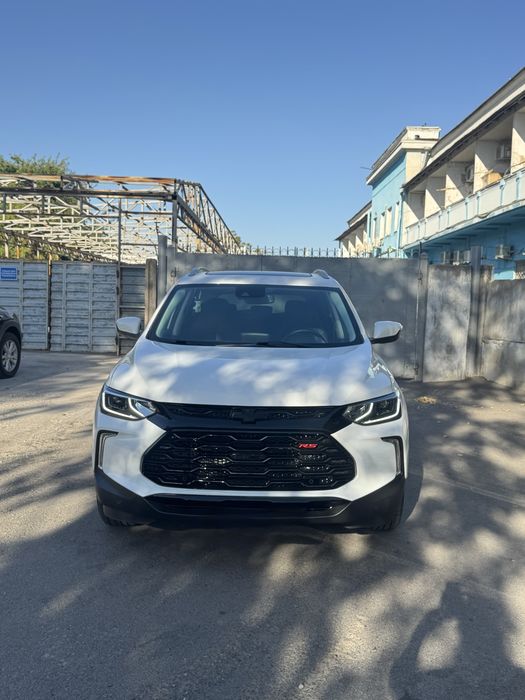 Продаю авто 2025 год ноябрь chevrolet трекер 2 премьер