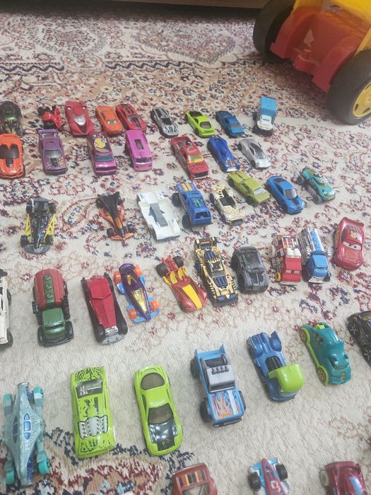 Машинки Hot wheels 115 штук