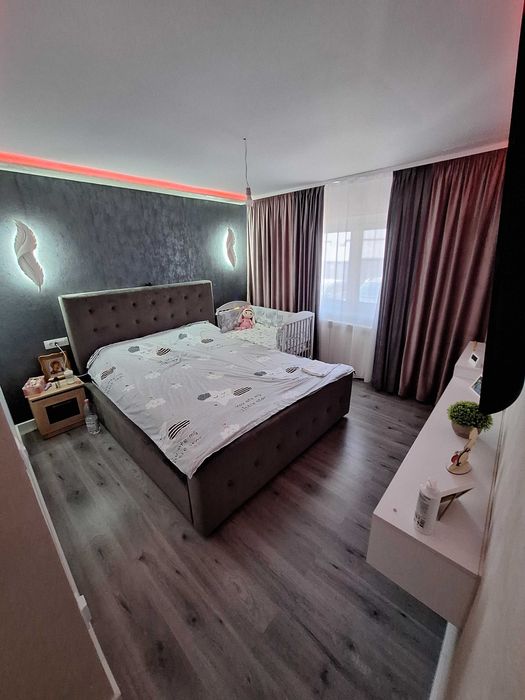 Proprietar Vand Apartament 4 cam 2 bai decomandat zona E3 Parter 80 Mp