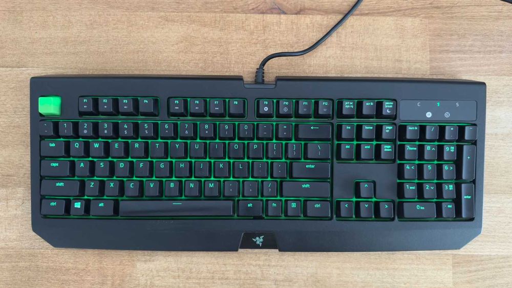 Геймърска механична клавиатура Razer Blackwidow Ultimate (Razer green switches)