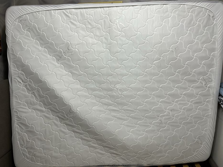 Матрас для кровати