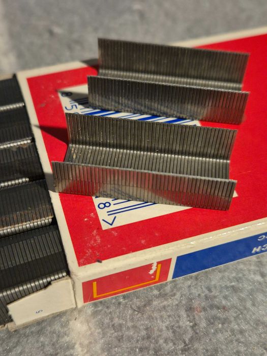 Zece bucati cutii a cate 1000 capse model 484/10 pentru capsator