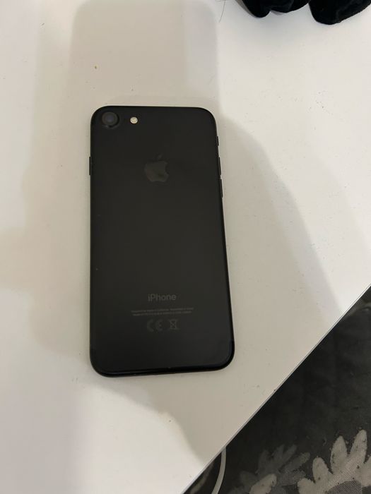 Продам iPhone 7 Айфон 128 Гб черный, в хорошем состоянии