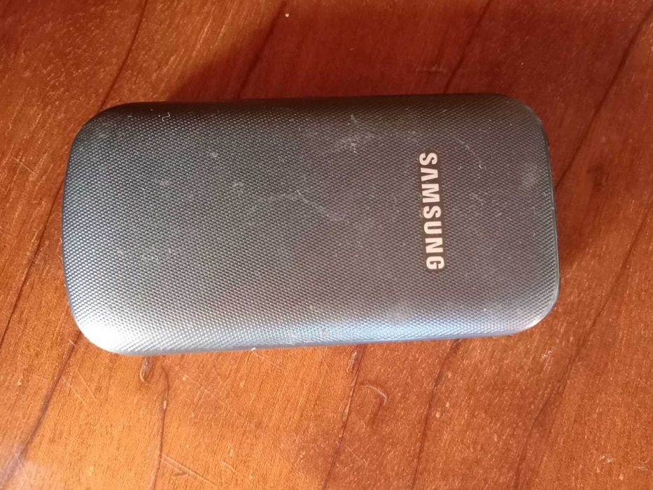 Продам кнопочный сотовый телефон Samsung (Самсунг)