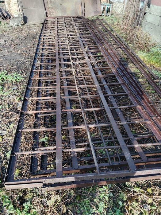 Металлические угольники и прочие