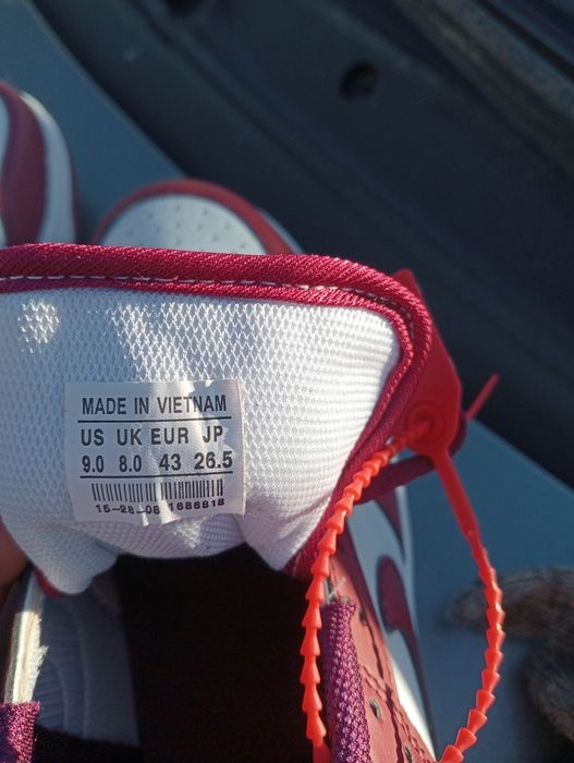 Кроссовки Nike, новые красно-белые