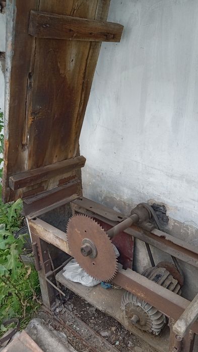 Циркулярка - пилорама  +  электрорубанок Einhell beh 600 в подарок