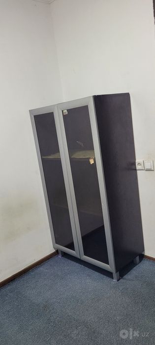 Surushniga faqat ishleydigan o'qiydigan qizlarga 2xona 1 xonasi berila