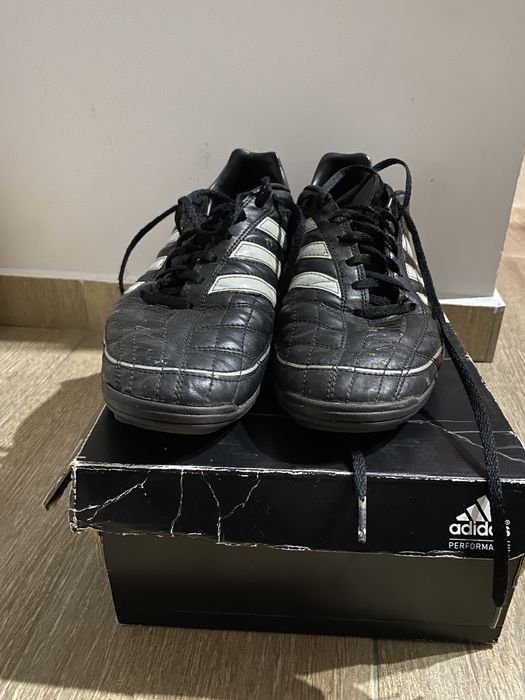 Adidași bărbătești din piele originali