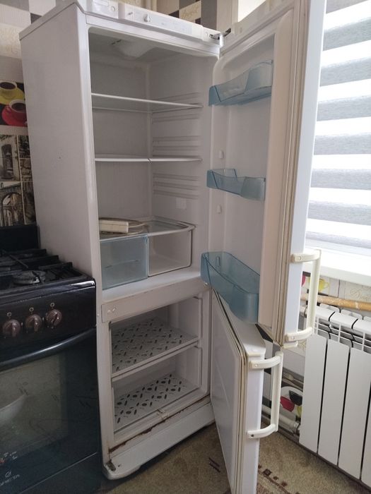 Холодильник срочно продам