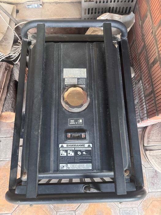 Продается бензиновый генератор б/у