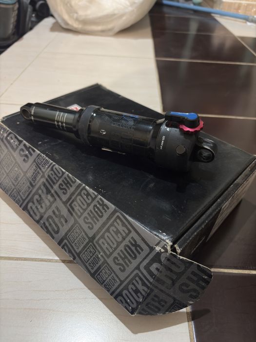 shock rockshox deluxe select +