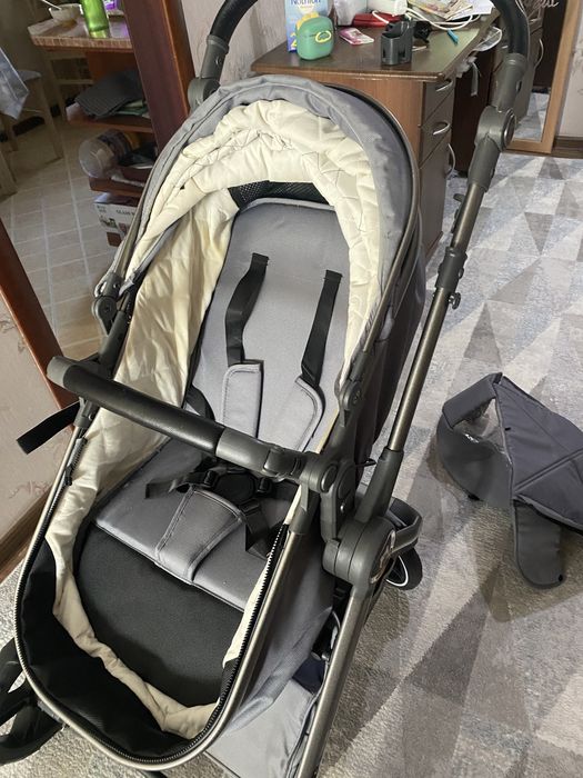 Коляска фирмы Ining baby