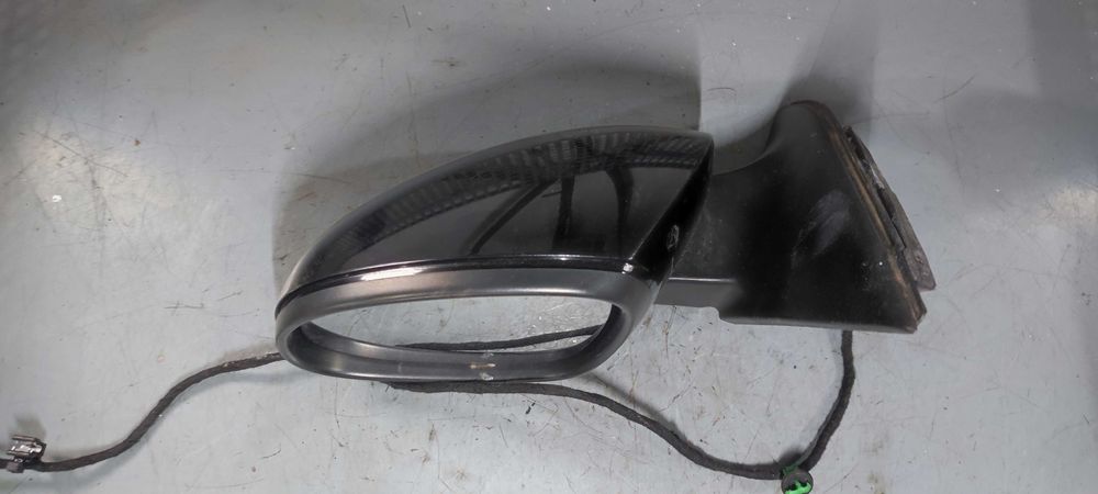 Oglinda stanga volkswagen vw tiguan 2009 cod culoare LC9X