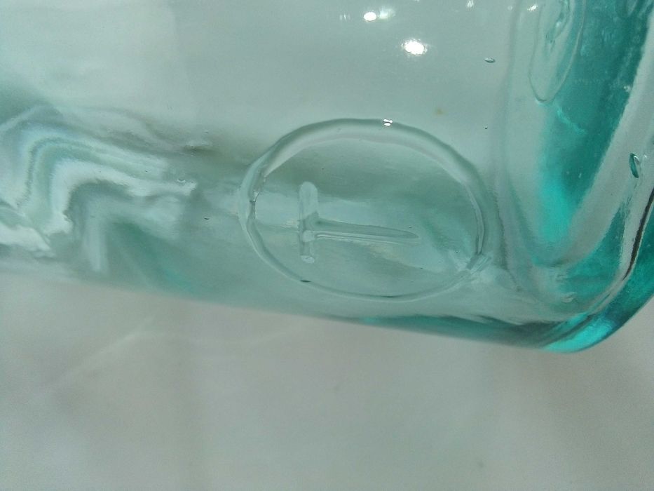 Голямо старо стъклено шише 3л.