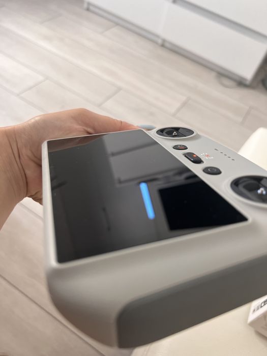 Dronă DJI Mini 3 + Smart Controller cu Display