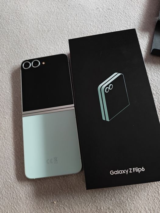Продавам  Samsung Z Flip 6 512GB Mint