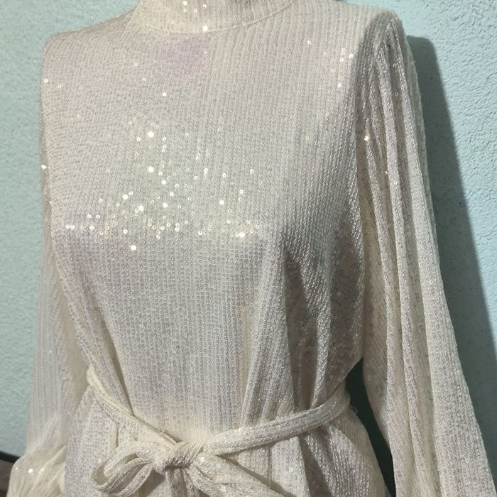 Rochie superba alba cu paiete de ocazie noua cu eticheta