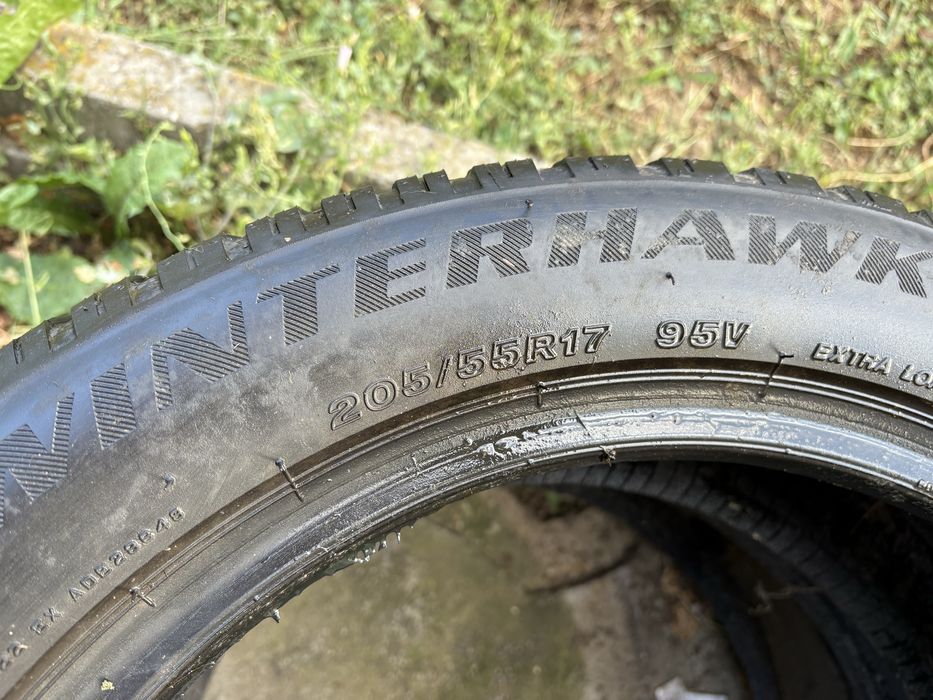 2 броя зимни гуми Firestone 205/ 55/ 17