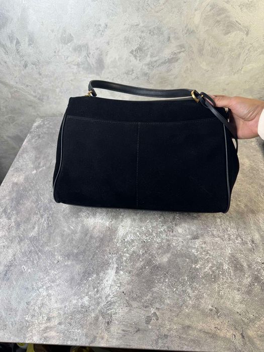 Велурена чанта черна balenciaga