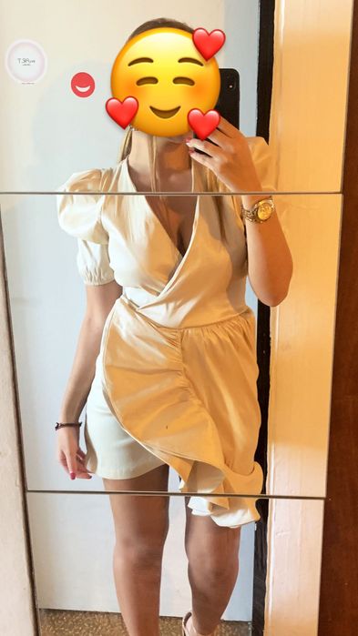 Къса златиста рокля