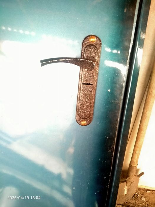 Входная металлическая дверь