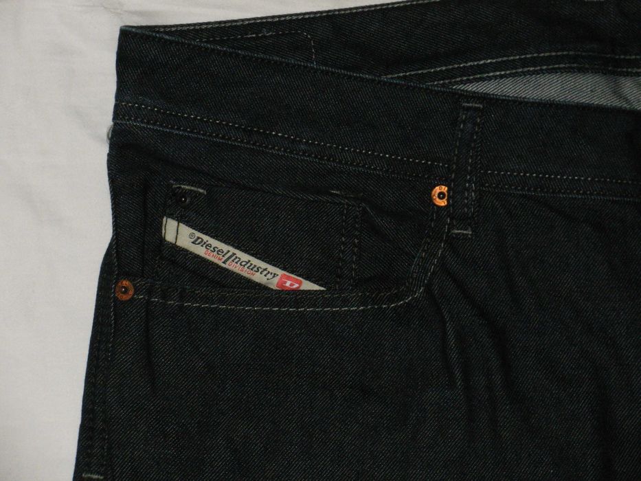 DIESEL оригинални нови мъжки дънки 40