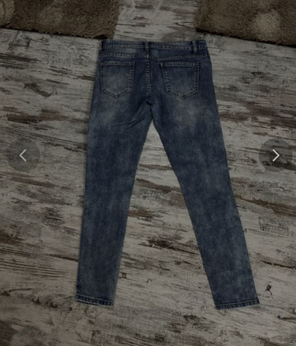 Blugi denim rupti skinny