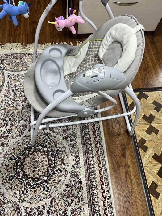 Электронная люлька качалка, в отличном состоянии почти новая.