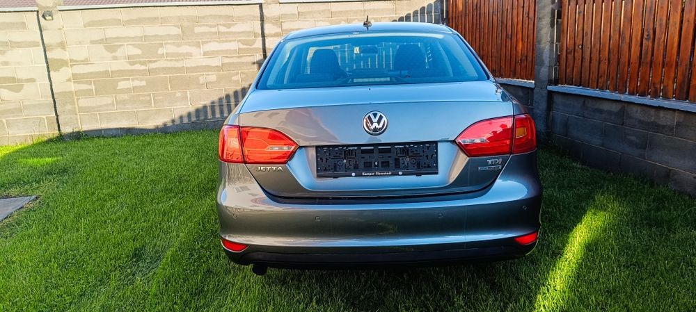 Vând VW Jetta Recent Adusa 1.6 Tdi cayc 236000km reali.2011 euro 5 (Passat,Golf,audi,polo)