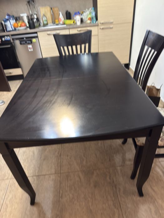 Маса за хранене със шест стола