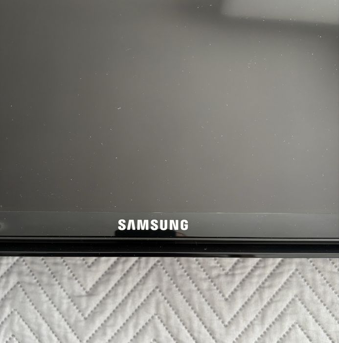 Телевизор “Самсунг”.