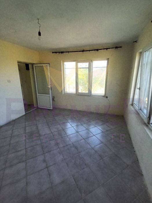 Продава се Къща в с. Стожер, Област Добрич - 100 кв.м за 700 €/кв.м - Снимка #12