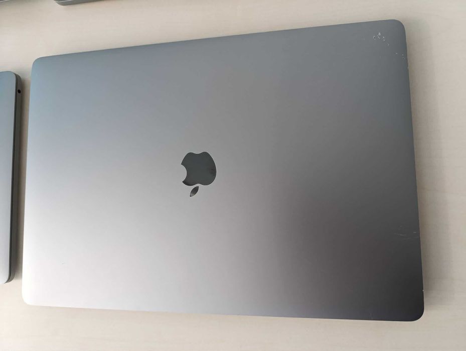 MacBook Air 13.3" (2022)