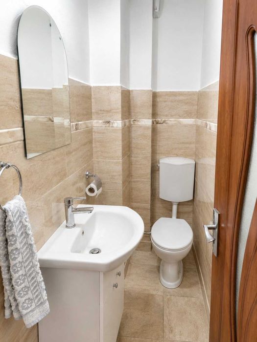 Apartament 3 camere, 69 mp, 2 băi, etaj 2/4 – zona centrală Boldești-Scăieni
