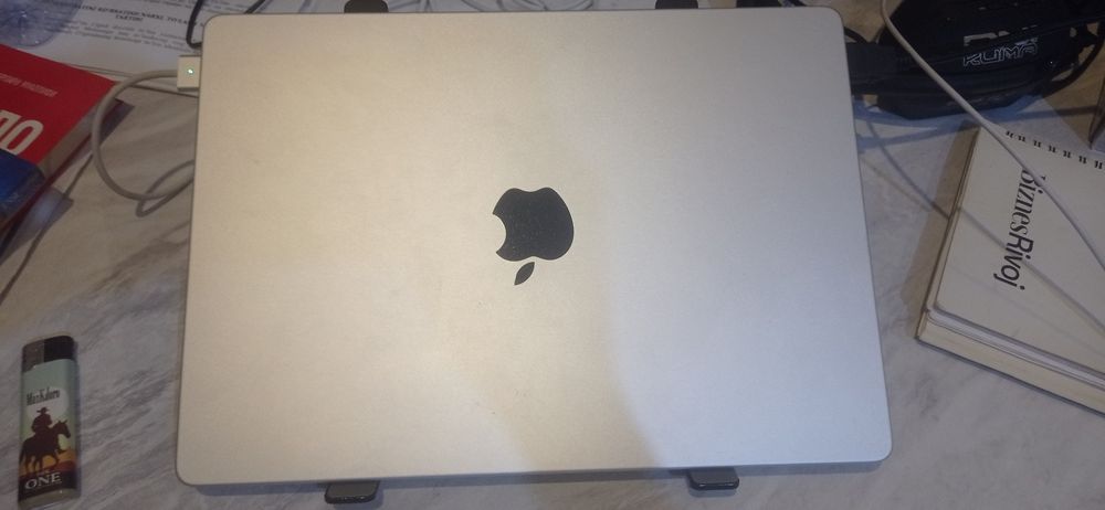 Apple  Macbook Pro M4  LLA  16/512  yangidek  kafolat  bilan