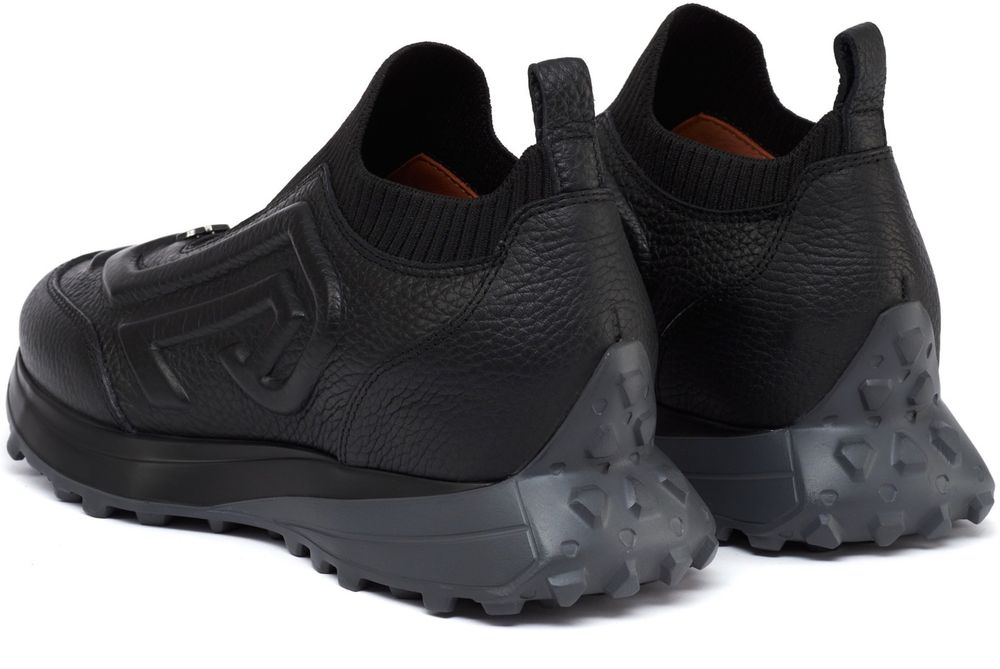 Продам крассовки Nursace