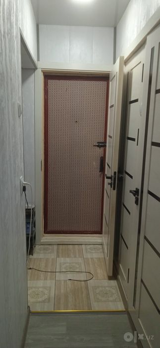 Срочно продам1ком квартиру в 1 микрорайоне Чирчик