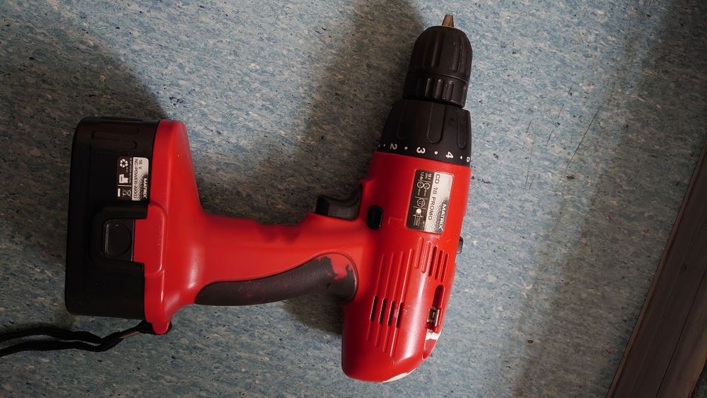 Продам шуруповёрт Matrix без аккумуляторов