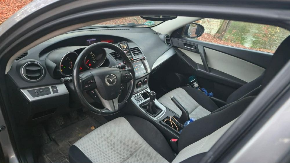 Mazda 3  1.6 d sedan