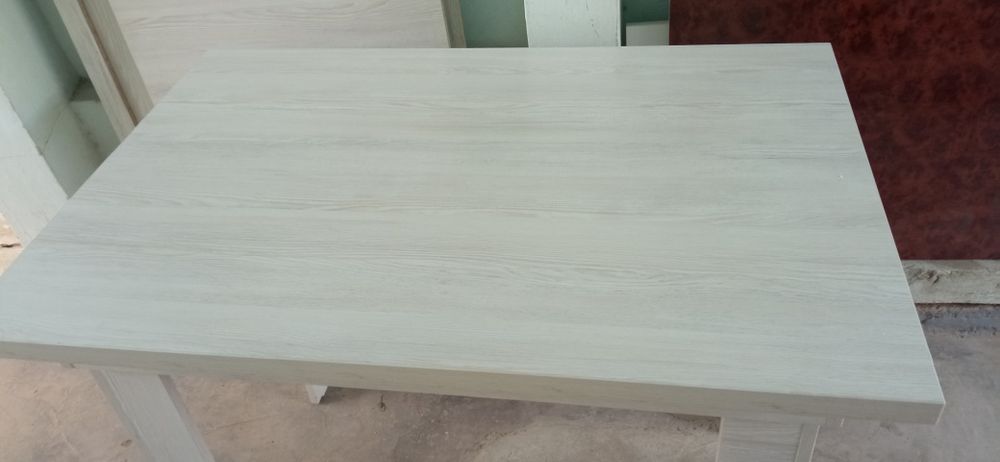 Кухонная стол   .