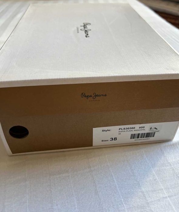 Продавам нови детски обувки