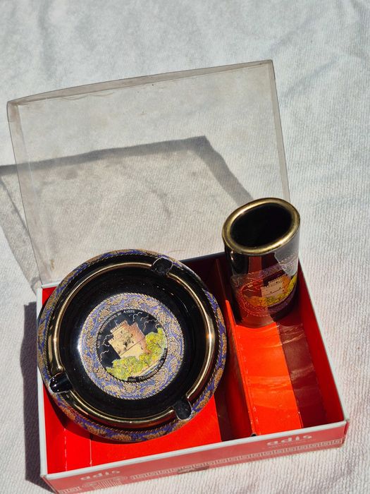 Suvenir din ceramica greceasca - scrumiera cu suport bricheta