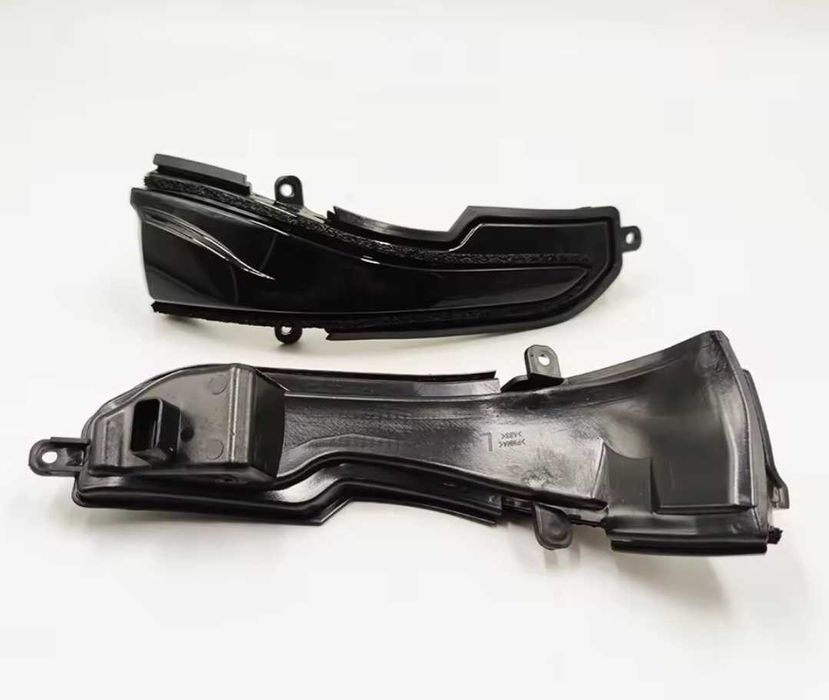 Динамични бягащи мигачи за огледалата за Инфинити Infiniti QX50 QX60