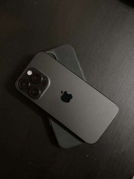 НОВЫЙ Продам Айфон 16 pro