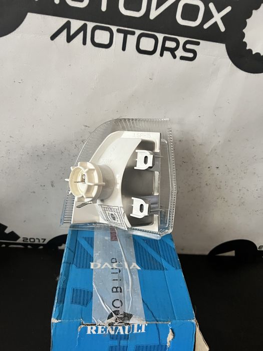 Lampa semnalizare stanga fata Dacia Nova SuperNova noua