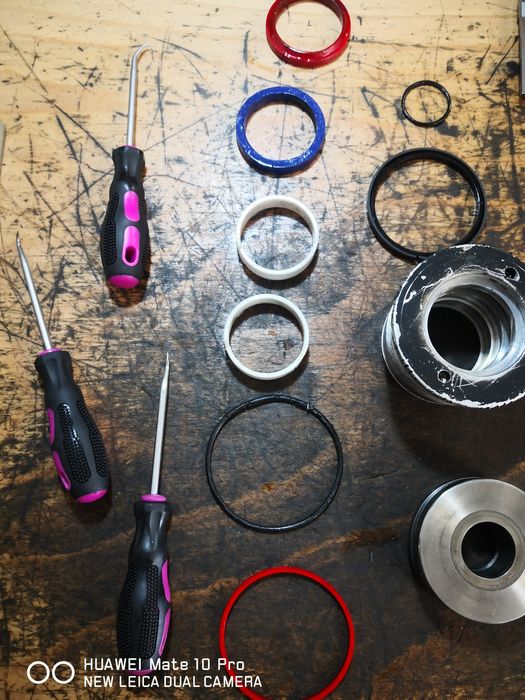 Furtunuri hidraulice,cilindrii hidraulici,bostanga,masina alezat mobil