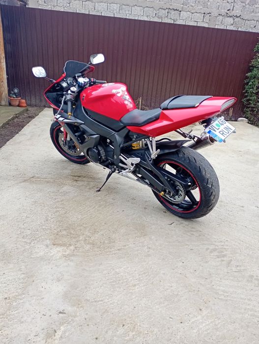 Yamaha r1  injecție ..