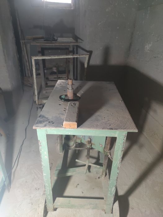 Станоклар сотилади 4 та унверсал, фрезир, лўбзик, трноқ очишга фрезир