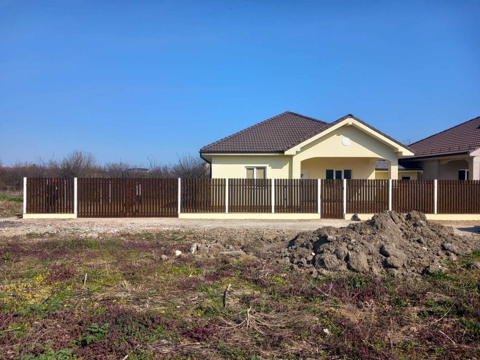 Vând casă la cheie